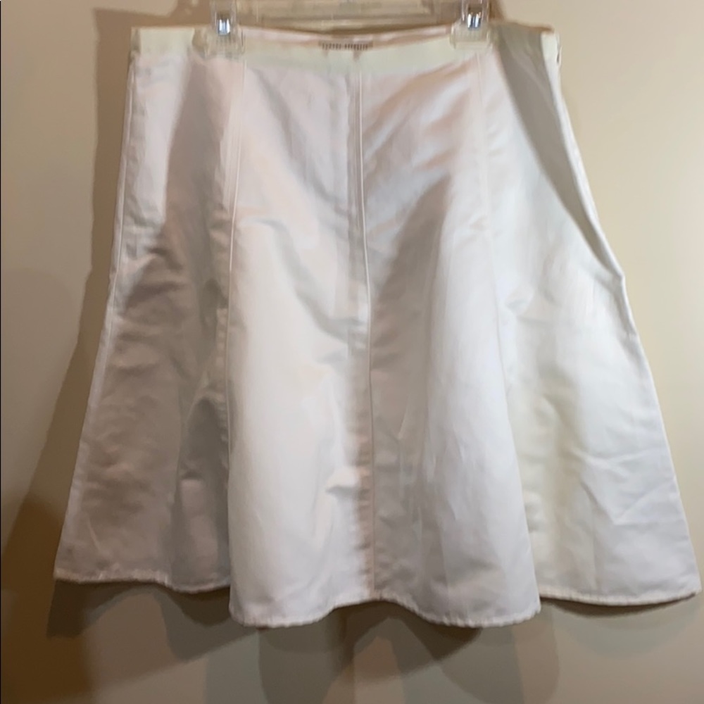 NWT Fully lined white skirt